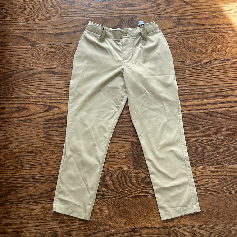 Great condition under armour boy tan pants size 8